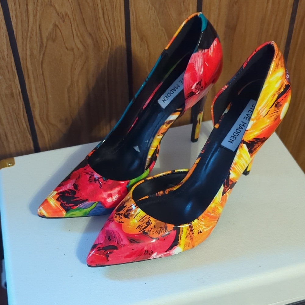 Steve Madden Red and Orange Artistic Heels